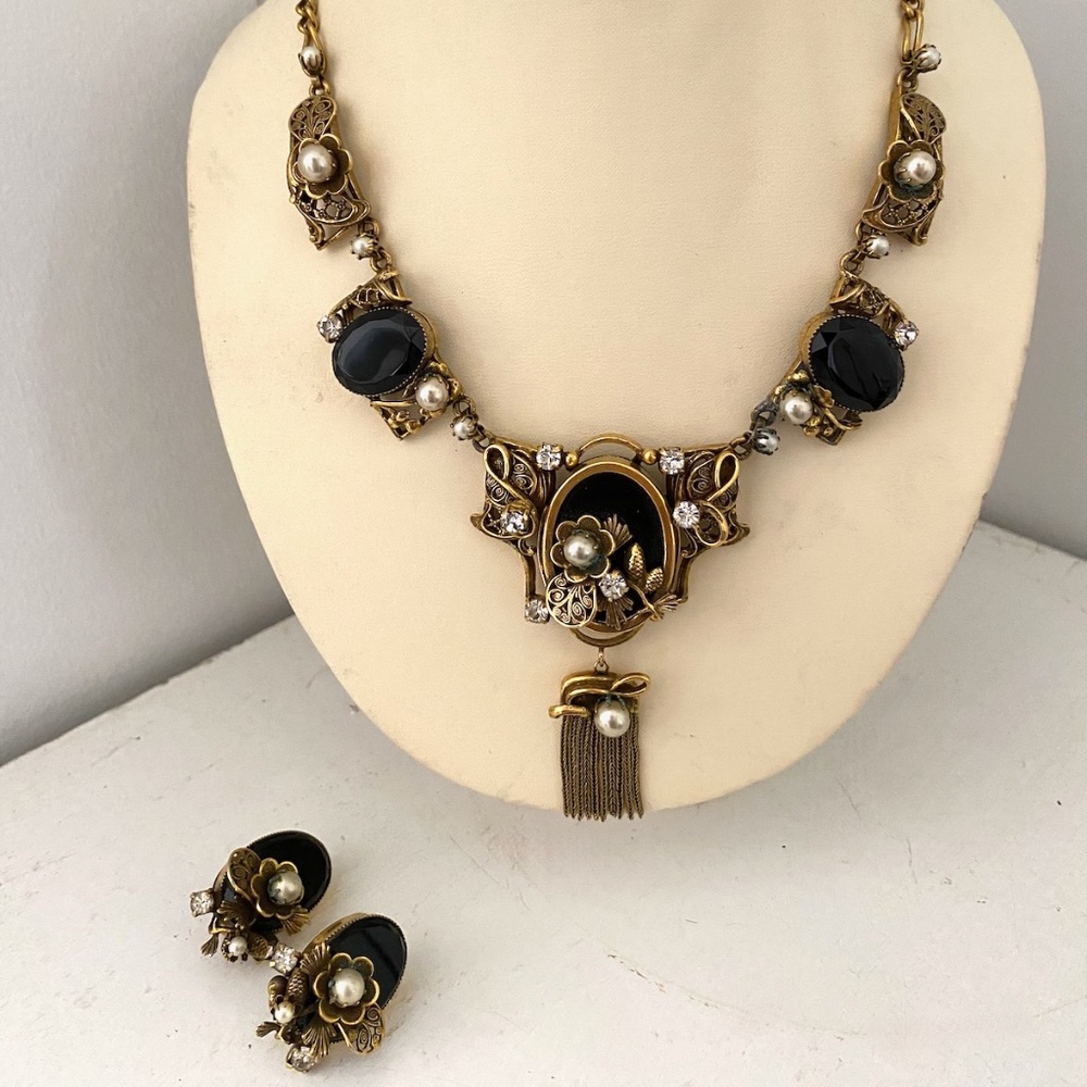 VTG 1940s 1950s Victorian Revival Pearl Necklace Clip On Earrings